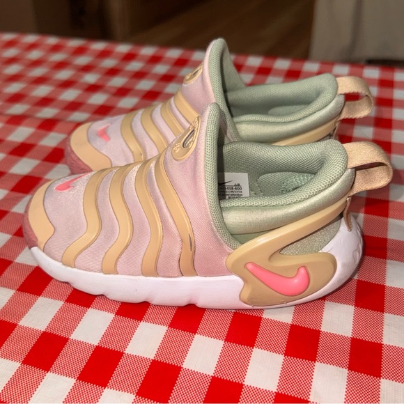 Nike Dynamo Go Low " Pink Foam Sesame" toddlers size 9C - Picture 6 of 12